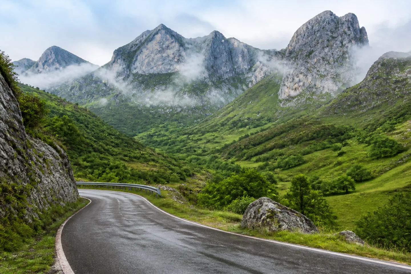 Снимка за Picos de Europa & Green Spain Loop